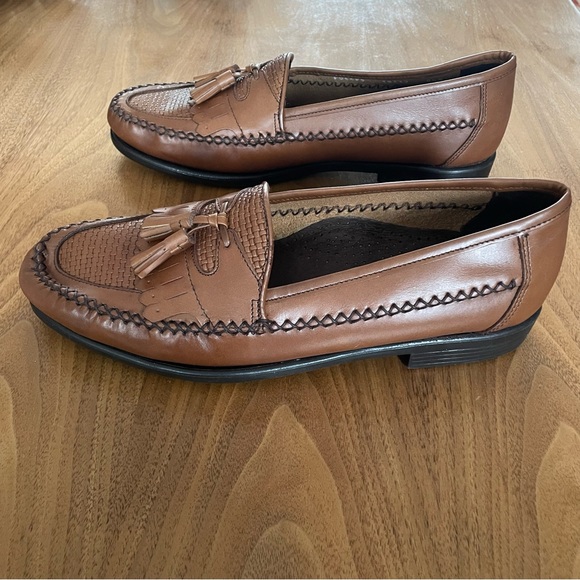 NWOB Hush Puppies loafers size 8.5M - Picture 1 of 11